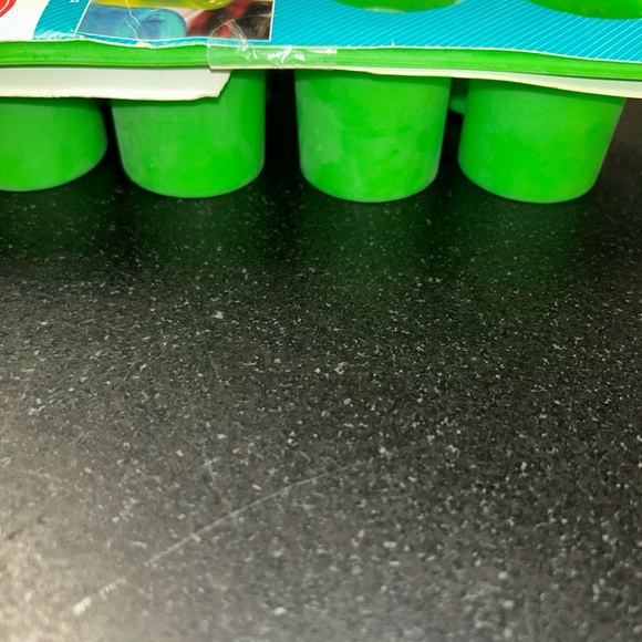 8-Cavity Shot Glass Silicone Mold “Way To Celebrate” - Picture 2 of 3